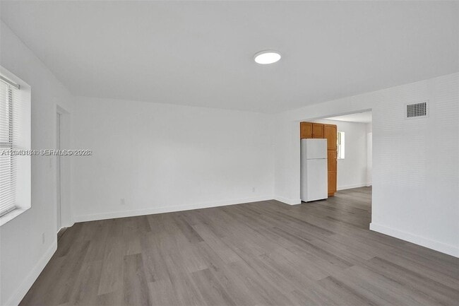 Foto del edificio - 2804 SW 16th St