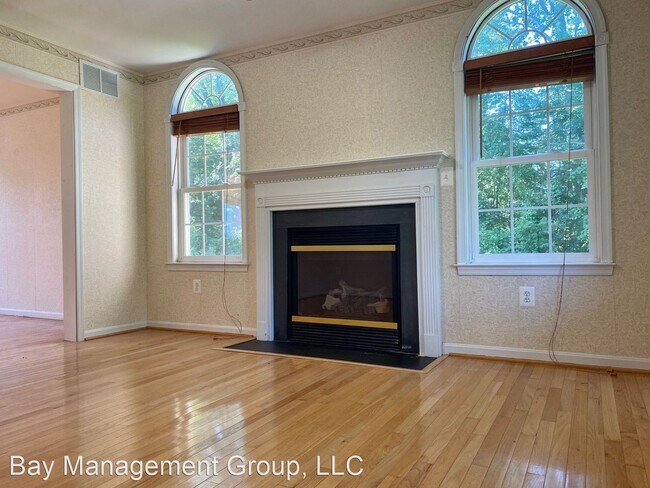 Building Photo - 4 br, 2.5 bath House - 8716 Gerst Ave