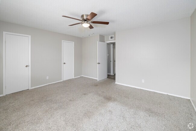 1BR, 1BA - Bedroom - The Cove @ 300