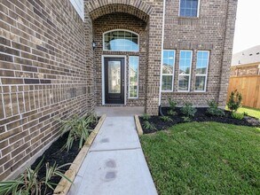 Building Photo - 8 Carmel Dr