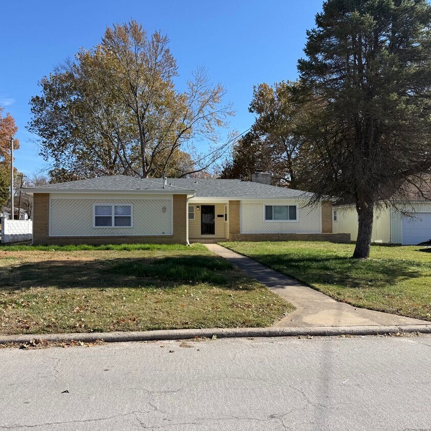 Foto principal - Beautiful remodeled 3 bedroom 3 bathroom home