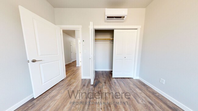 Foto del edificio - Herb2351/2353