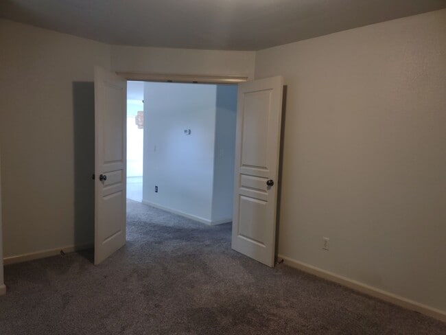 Building Photo - Spectacular two-story with a fenced backyard, office, and upstairs bonus room