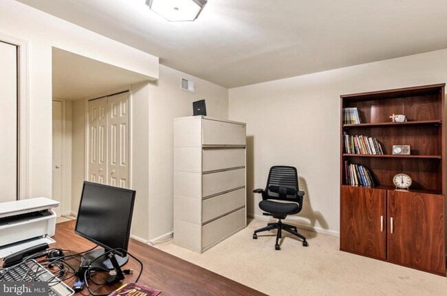 Foto del edificio - 9620 Hillock Ct