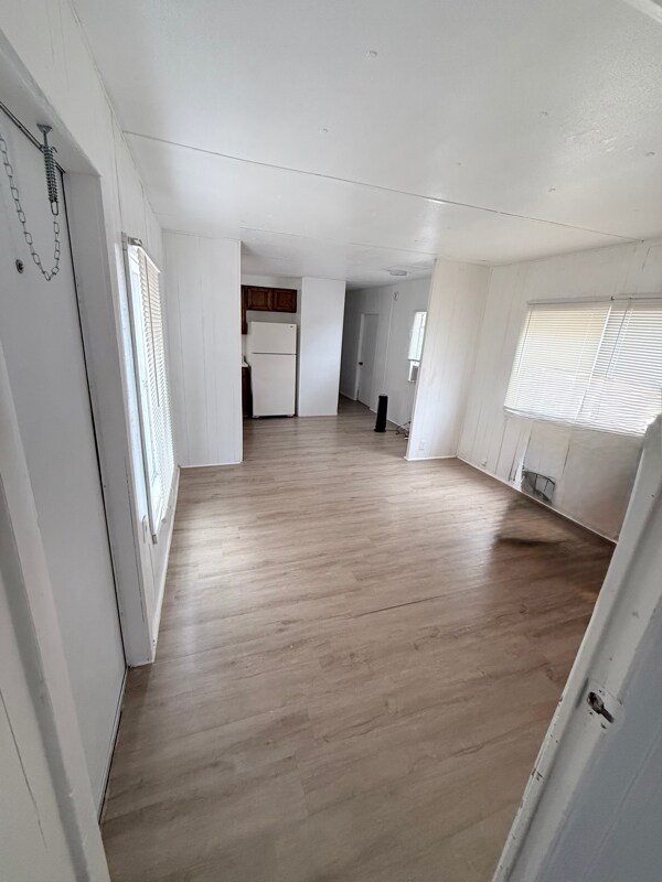 Foto del edificio - 215 Weeks Rd