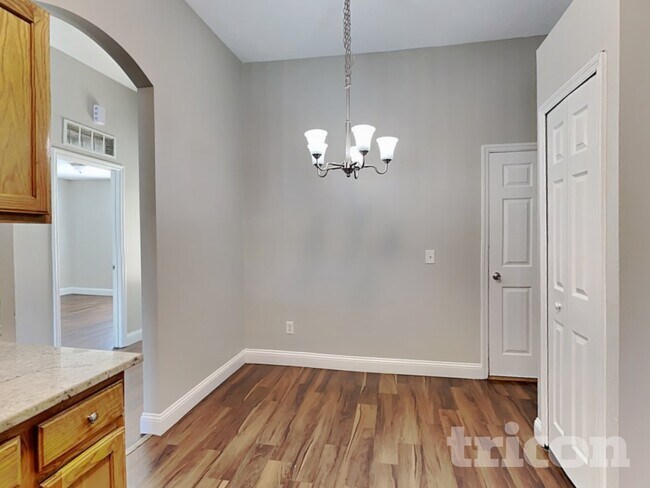 Foto del edificio - 1559 Guardian Dr