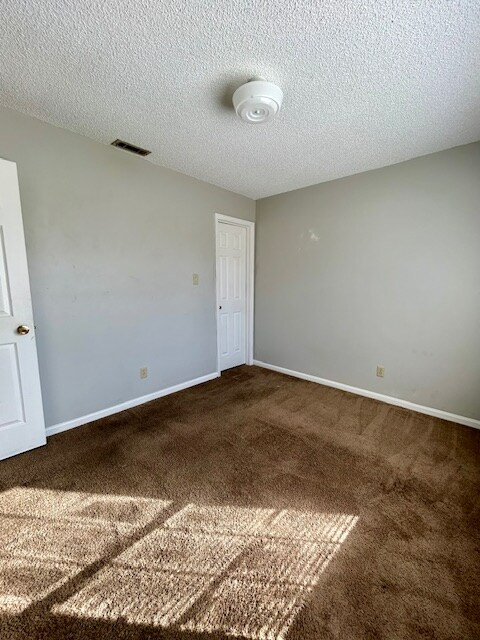 Foto del edificio - 16 Pinedale Cir