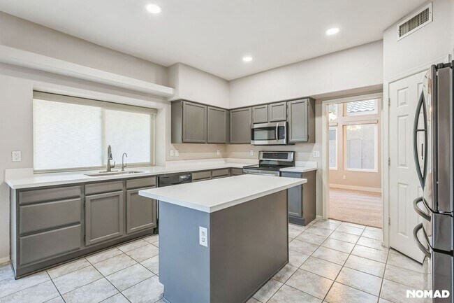 Foto del edificio - 16626 S 15th St