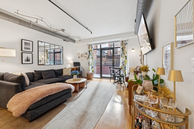 Large Living/Dining Space - 1440 Church St NW