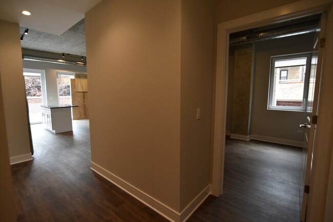 Building Photo - 3833 N Broadway