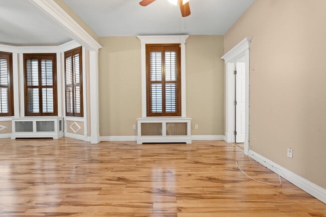Foto del edificio - 302 Clerk St