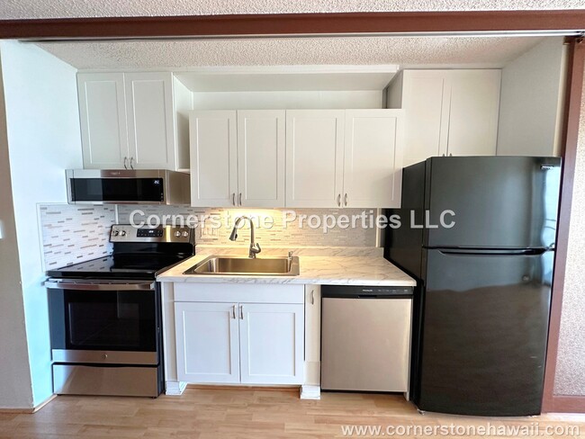 Building Photo - 1655 Makaloa St