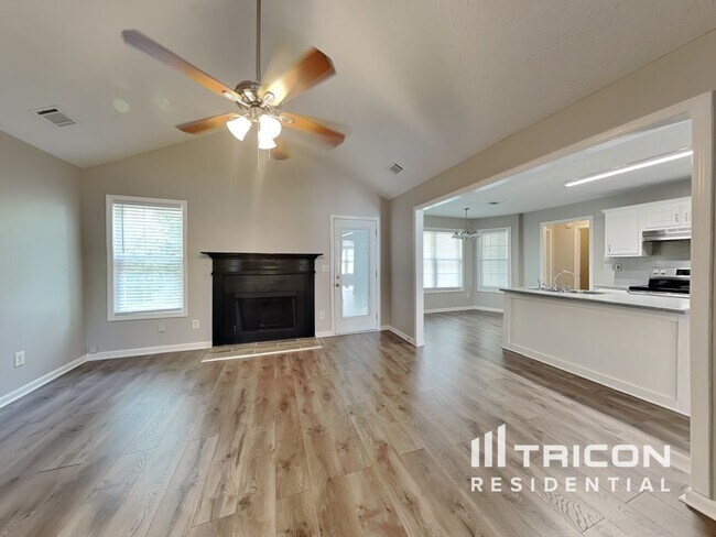 Foto del edificio - 1512 Riverglen Dr