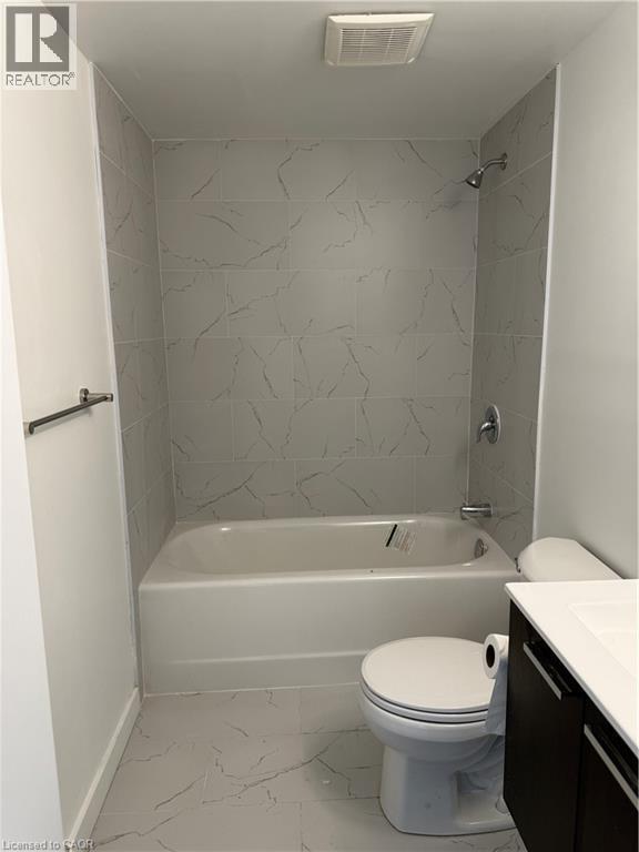 Photo du bâtiment - 127 HighRiver Trl