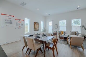 Building Photo - 864 Paul Quinn St