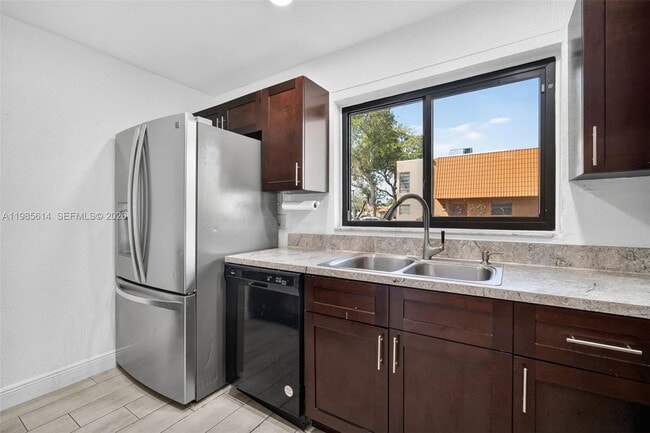 Building Photo - 1451 NW 92nd Ave