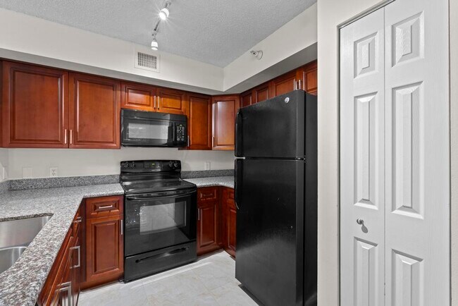 Building Photo - 107 Yacht Club Way
