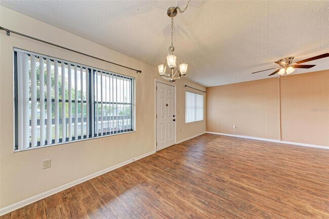 Building Photo - 305 30th Ave W