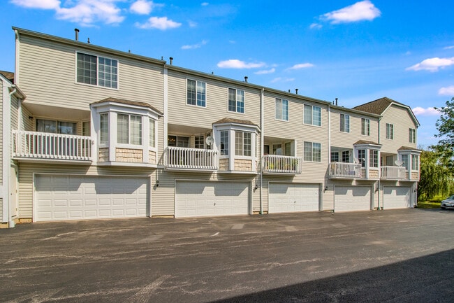 Building Photo - 1754 Middlebury Dr