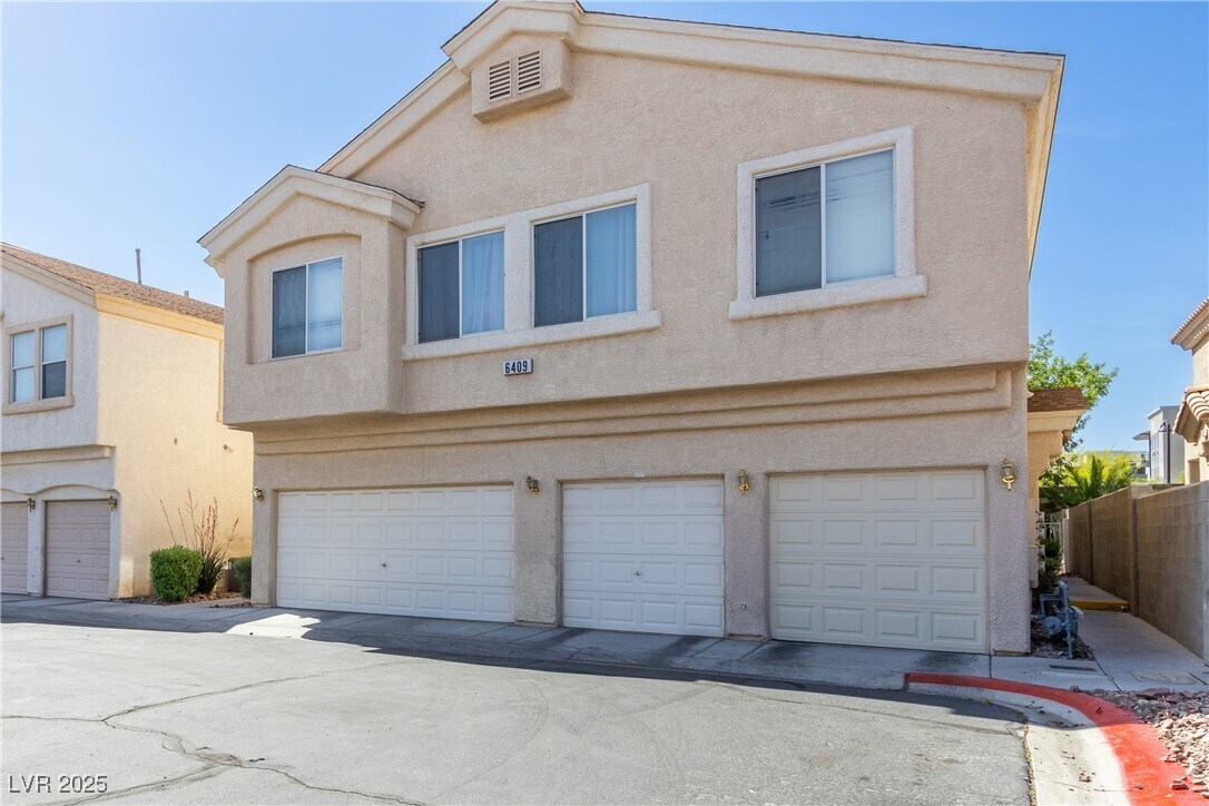 Foto principal - 6409 Stone Dry Ave