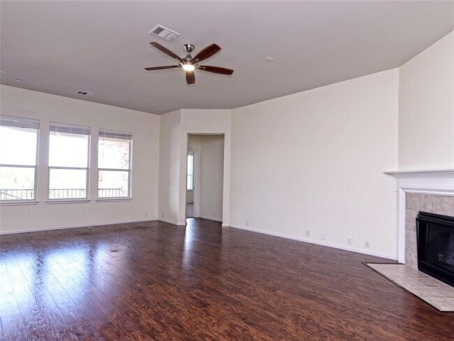 Foto del edificio - 133 Rain Lily Cir