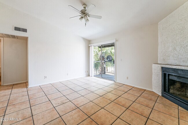 Foto del edificio - 10802 N 16th Ave