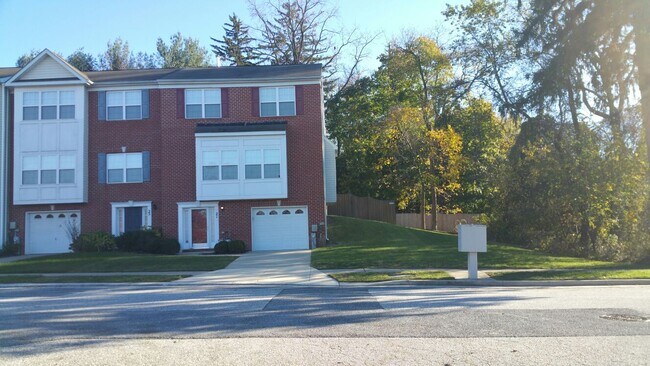 Building Photo - 21 Esperanza Ct