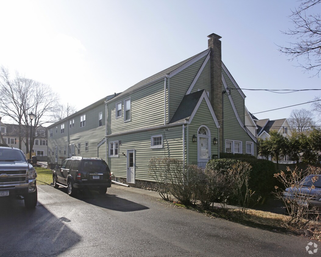 Primary Photo - 59 Maple Tree Ave
