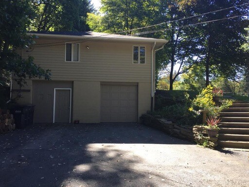 Building Photo - 690 Pearce Mill Rd