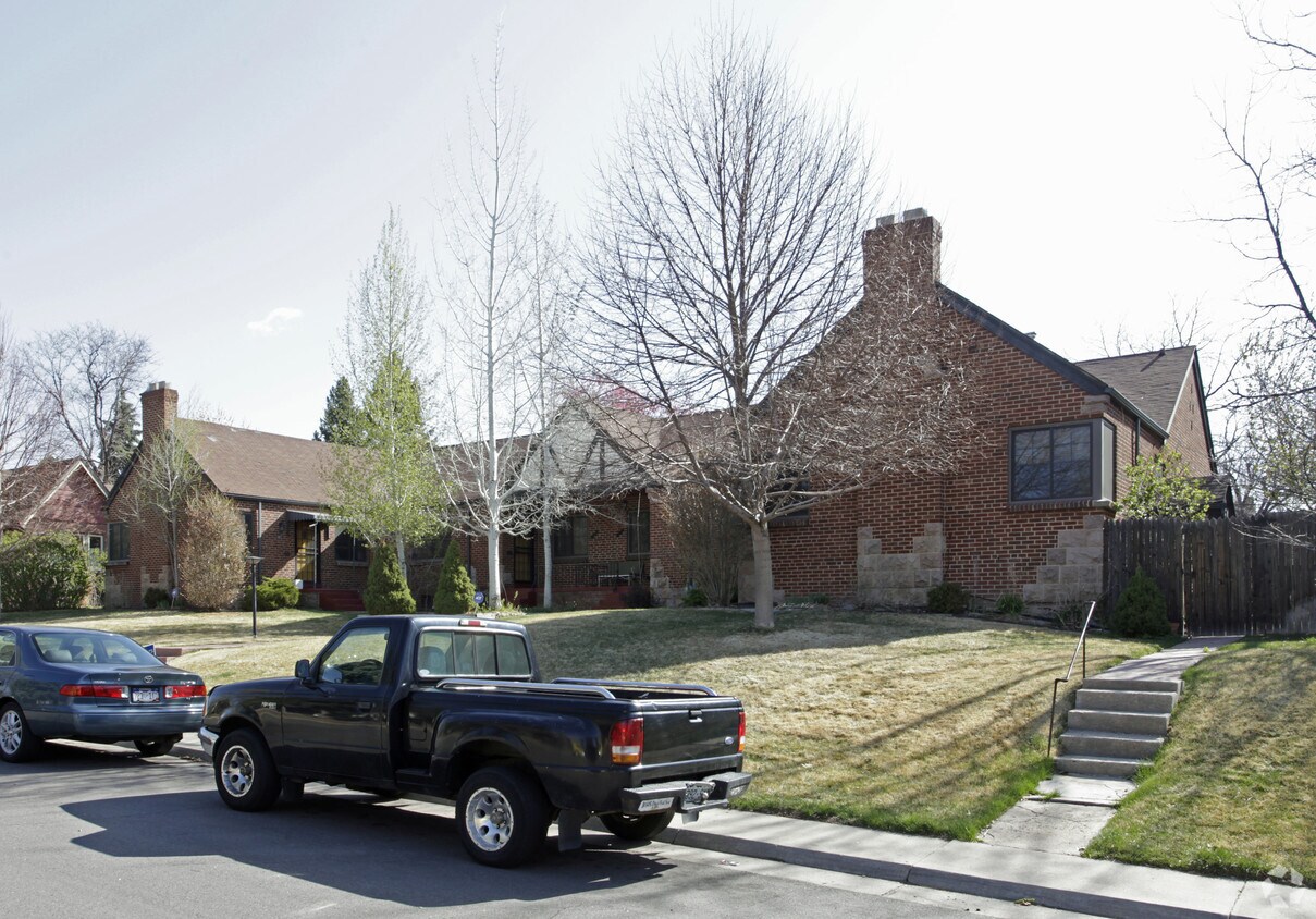 Primary Photo - Locust Street Apartments