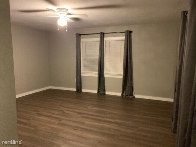 Building Photo - 2 br, 1 bath House - 815 Live Oak St