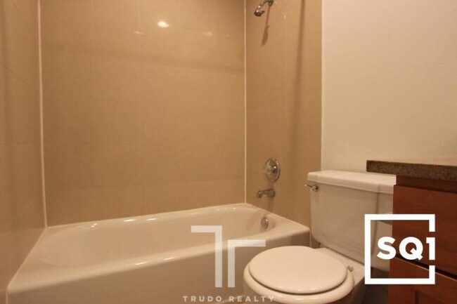 Foto del edificio - 1 bedroom in Chicago IL 60640