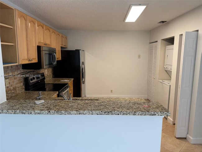 Building Photo - 5861 Riverside Dr