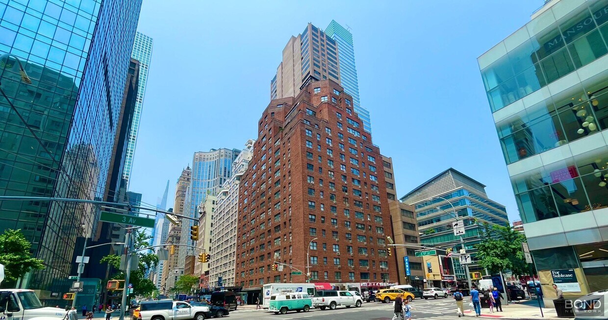 Foto principal - 157 W 57th St