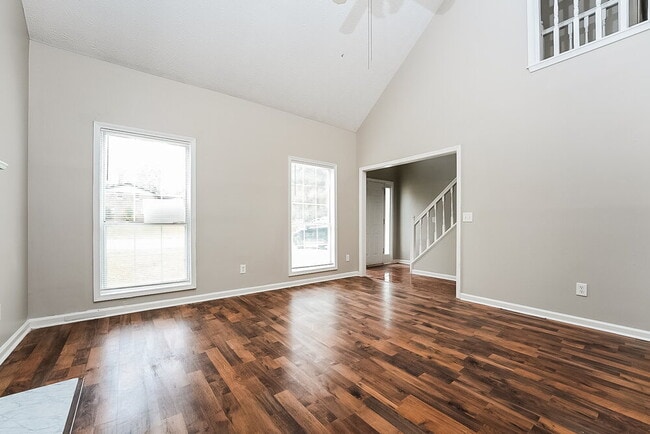Foto del edificio - 915 Eagle Pointe Dr NW