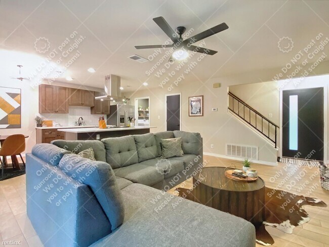 Foto del edificio - 3 br, 2.5 bath Duplex - 2501 Dana Cv A A