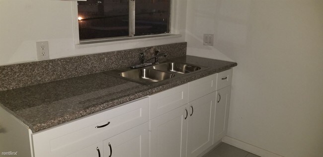 Foto del edificio - 14900 Chadron Ave