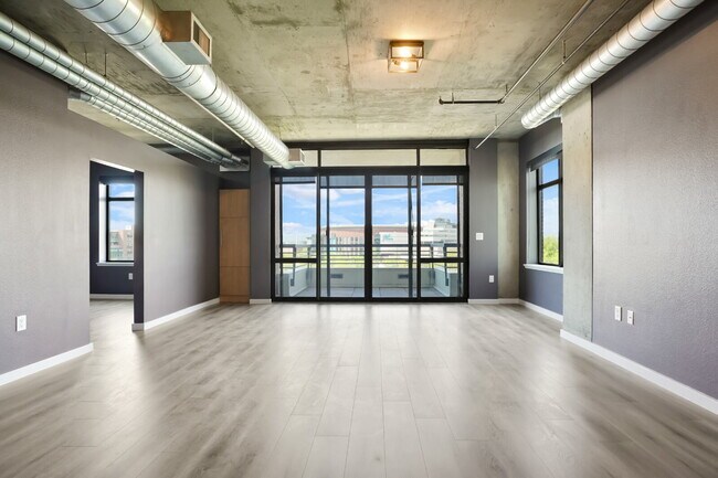 Building Photo - Large 2 Bedroom Loft in LoDo with Amazing ...