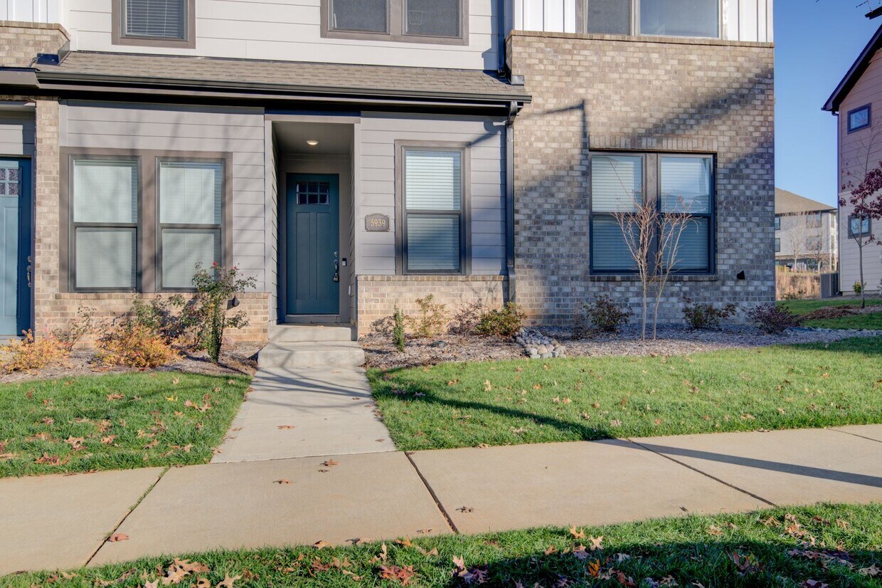 Primary Photo - Modern Elegance in Waverly: 4 Bed, 3.5 Bat...
