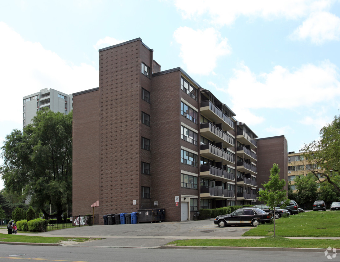 Building Photo - 42 Thorncliffe Park