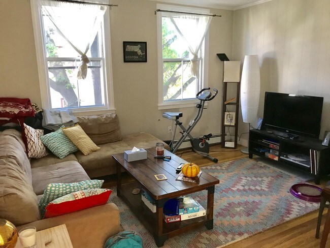 Foto del edificio - 158 Otis St