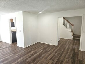 Building Photo - 3901 Spring Garden Dr