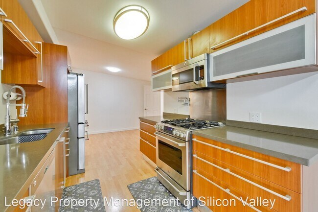 Building Photo - 4 br, 3 bath House - 3490 Benton St