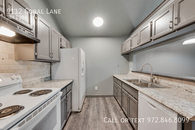 Building Photo - 9112 Coral Ln