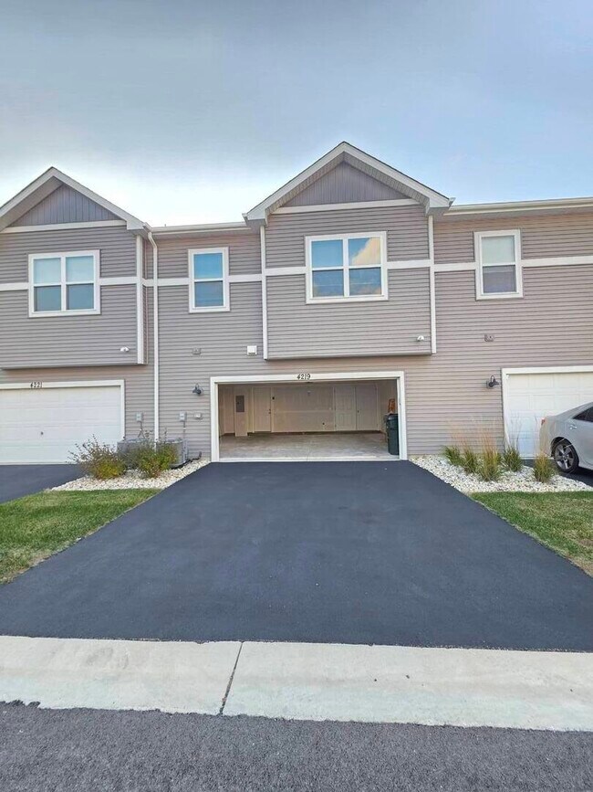 Building Photo - 4219 Chelsea Mnr Cir