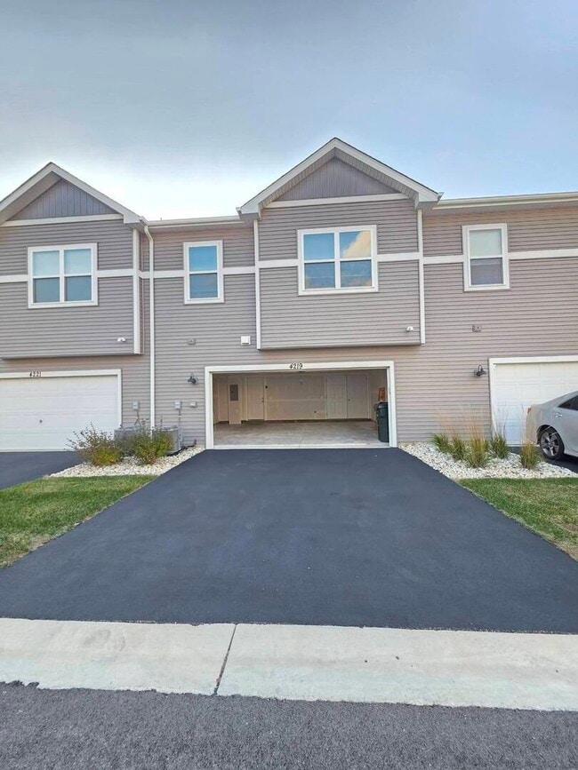 Foto del edificio - 4219 Chelsea Mnr Cir