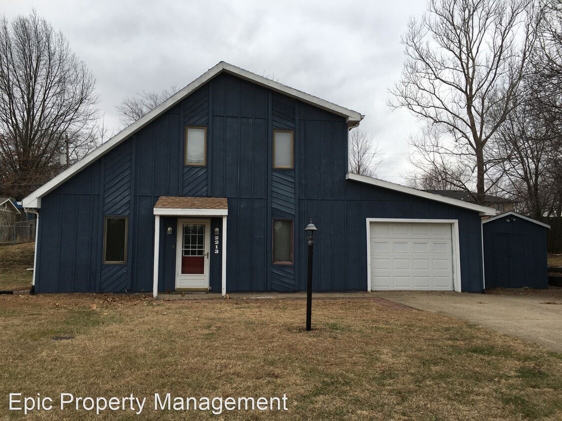 2213 SE Shawnee Dr, Tecumseh, KS 66542 House Rental in Tecumseh, KS