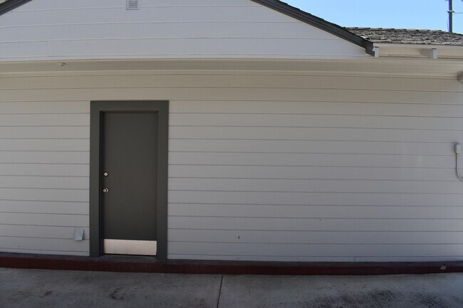 Foto del edificio - 1720 Bessie Ave