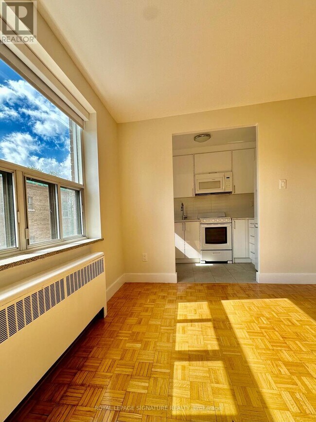 Photo du bâtiment - 1291 Bayview Ave