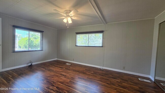 Foto del edificio - 12075 Walshwood Ave
